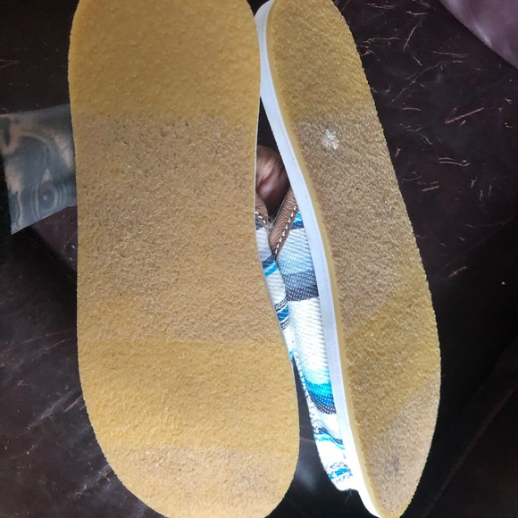 Sanuk Slip On Shoes - Picture 5 of 6